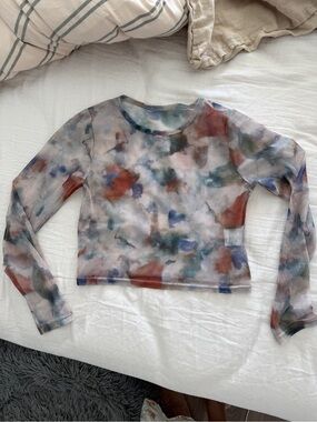 Oak + Fort Mesh Long-Sleeve Watercolor Print Crop Top